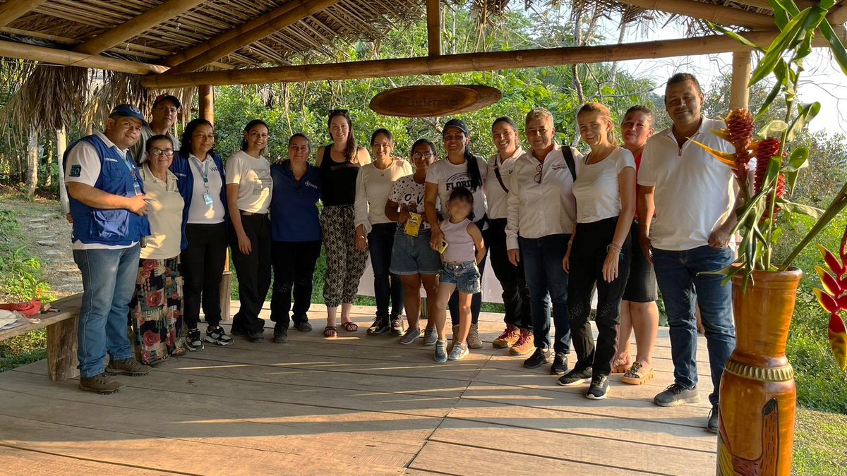 Visiting the department of Caquetá, we learned about the progress of the innovative #PAIIC project implemented by @theSVX, with 🇨🇦's support. We saw the social and environmental impact of @AISO_Aca and @Puramazonia, and @WFP_Colombia connected us with inspiring local business 👏.