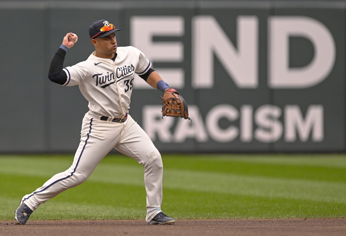 Padres Sign Donovan Solano To Minor League Deal https://t.co/Z58cyUUcbW