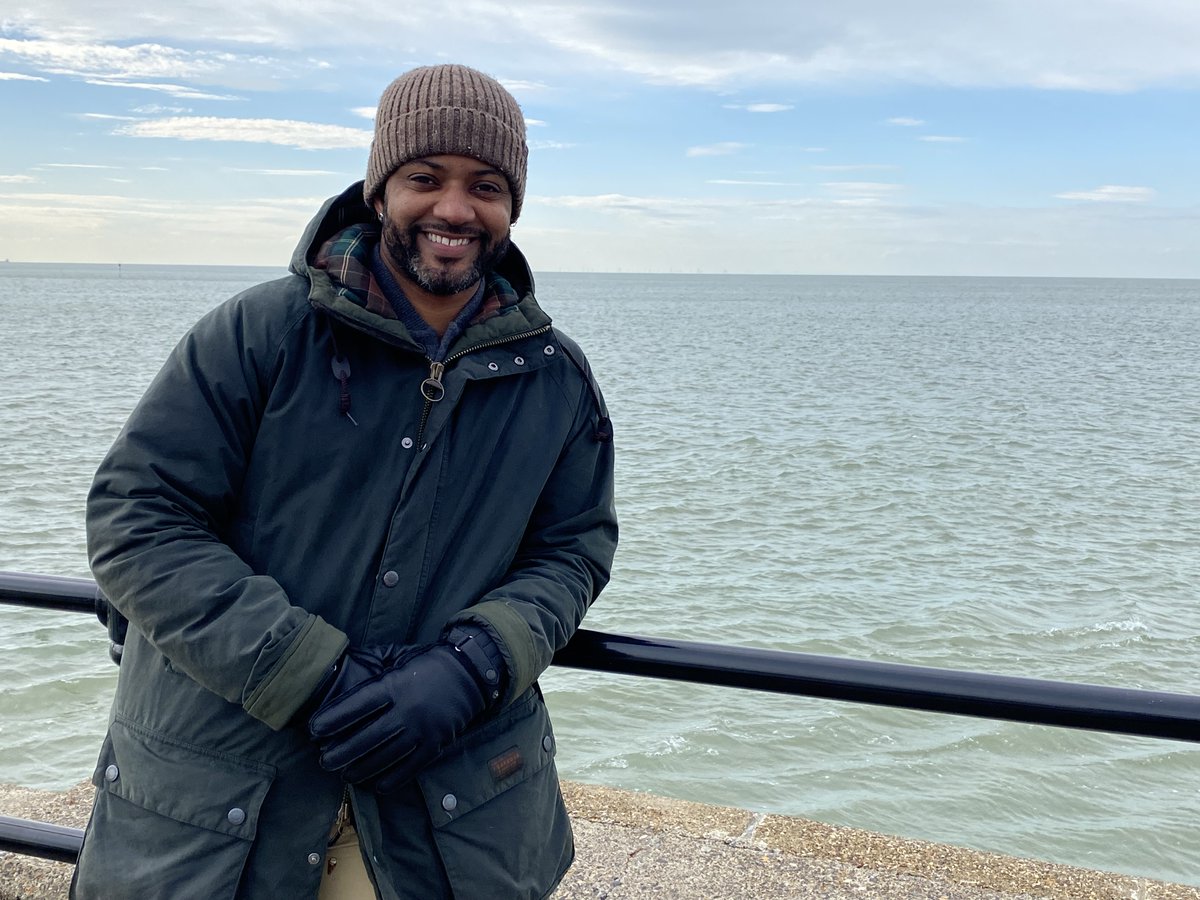 JB takes us on a serene journey to the Kent coast as he becomes enchanted by a moment of solitude at the beach, where the healing power of the sea awaits 🌊 #SpringtimeOnTheFarm @channel5_tv @CannonHallFarm @JBGill