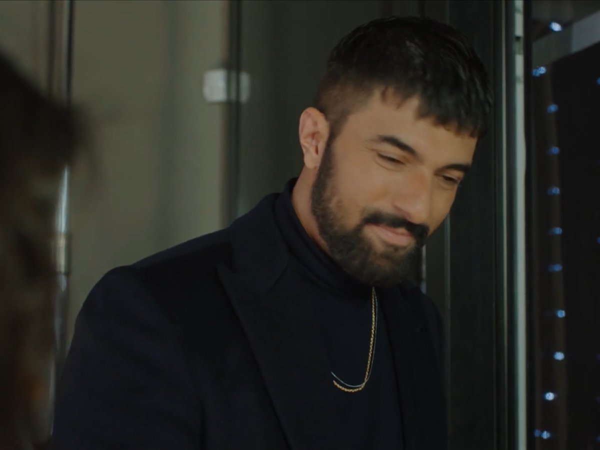 FarahAbrazaTahir #EnginAkyürek Engin Akyürek #DemetÖzdemir Demet Özdemir #MiNombreEsFarah15A #TahirLekesiz Tahir Lekesiz Farah Tahir FaHir Kerimşah Capítulo 17