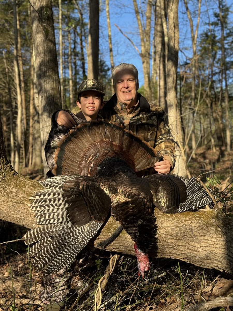 UnionSportsmen's tweet image. Passing on the love for hunting! USA Director Kevin Grubbs had the honor of guiding Grayson and Chase, grandsons of valued partner Danny Kelly, on their 1st turkey hunt. Proud grandpa moment, right Danny? #TurkeyHunt #FirstHunt #TurkeySeason 🦃