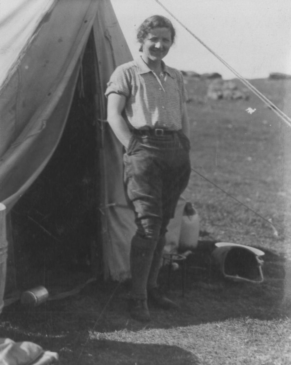 Jenny Gilbertson Any discussion of Scottish filmmaking should include Jenny Gilbertson From early 1930s island crofting docs to 1970s Arctic expedition films...Gilbertson was a pioneer #WomenMakeFilm #Scotland