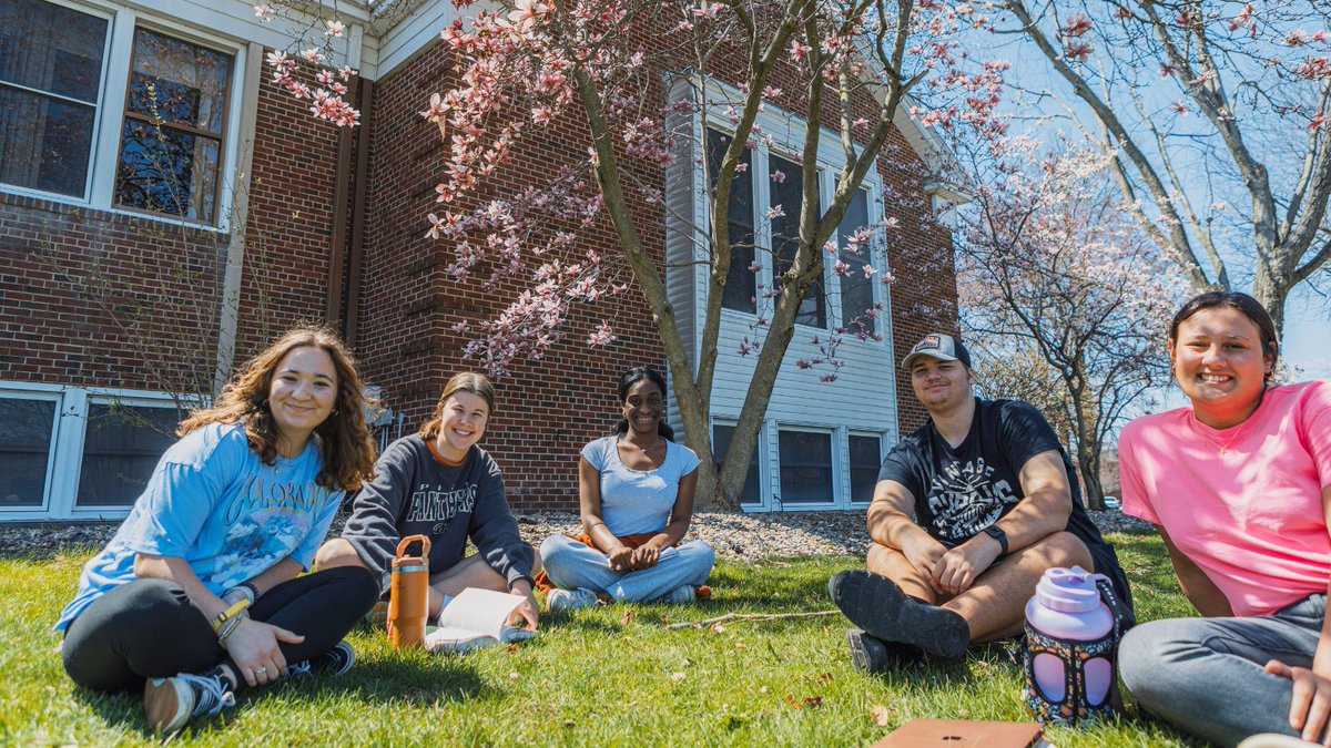 Grace College is thawing ☀️😎 #SunnyDay #LifeAtGrace #CollegeLife #ConnectedCommunity