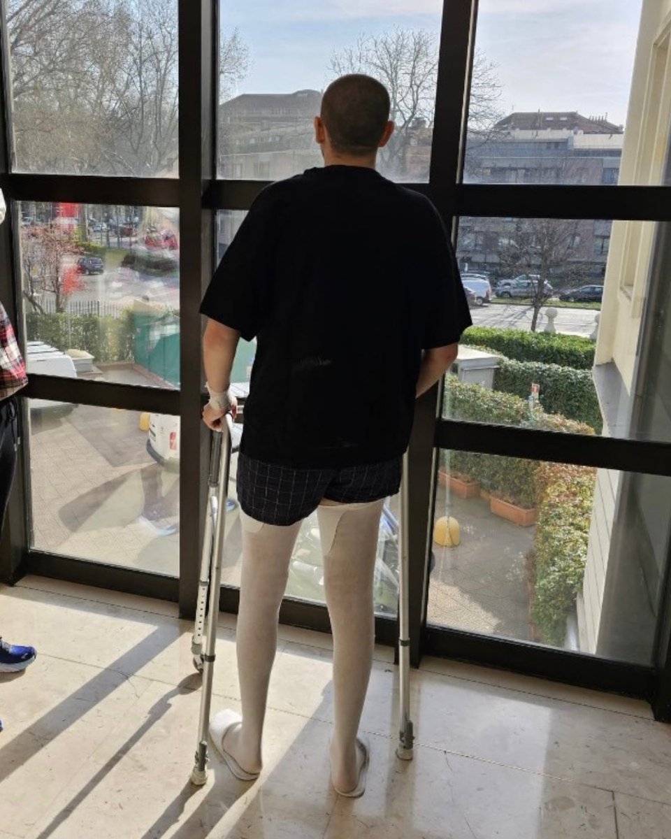 Less than 1% of the population will ever complete a marathon. But Josh is taking on the @LondonMarathon just one year after a skiing accident broke all the bones in his face and left him unable to walk. He's running for @FaceEquality👇 just.ly/4apiv8S #LondonMarathon