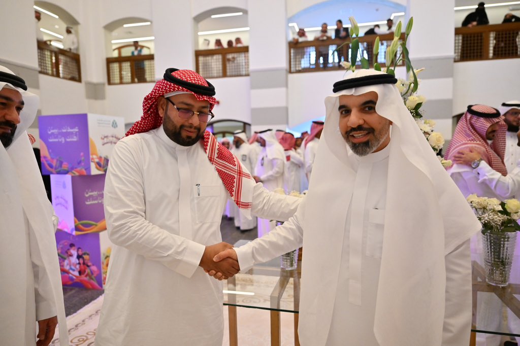 AlaaQari's tweet photo. فرحت العيد اكتملت بمصافحتكم، كل عام وأنت الأمل في التطوير والنمو والأزدهار ، وأنت الداعم والممكن لبيئة أحتضنت خيرت شبابنا. 
فكل عام ننتظر هذه اللحظة لكي نستمد منك العزيمة والإصرار على الوصول للأهداف المرجوه التي رسمتها لنا. 
شكراً م. فهد البليهشي @fahadbuliheshi https://t.co/xC8pM2ddRI