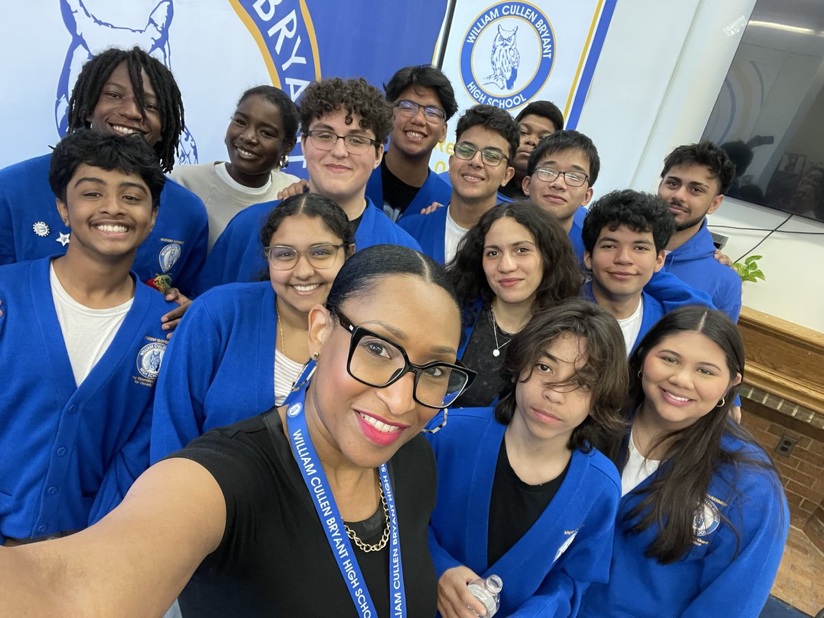 st_aubain's tweet image. The BEST part of my day today, spending time with Student Government and Principal Advisory groups! Both groups shared positive vibes, concerns and discussed possible solutions. Bryant Owls are Relentless! 🦉💙💛 #HighExpectations #OwlsareRelentless @WCBryantHSLIC @Queens_North