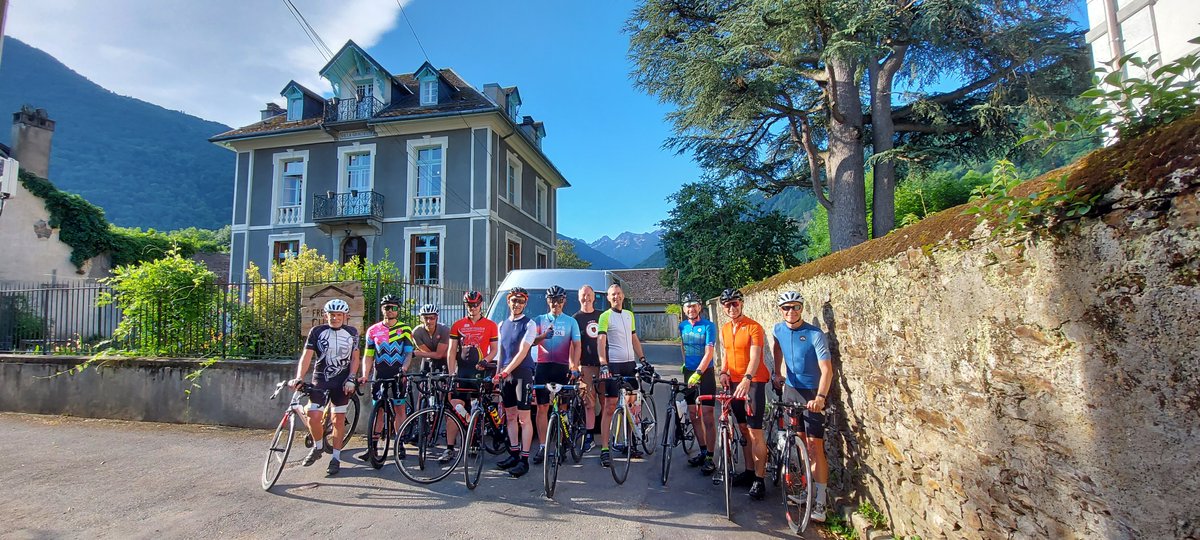 FreeRangeChalet's tweet photo. SUMMER

Who's ready to ride this summer?

The view alone here will get you motivated for those climbs

Get in touch and ask about our group discounts

#Cycling #RoadCyclingLove #FromWhereIRide #AATR https://t.co/cjA3WhHhco