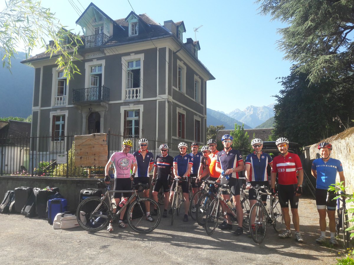 FreeRangeChalet's tweet photo. SUMMER

Who's ready to ride this summer?

The view alone here will get you motivated for those climbs

Get in touch and ask about our group discounts

#Cycling #RoadCyclingLove #FromWhereIRide #AATR https://t.co/cjA3WhHhco