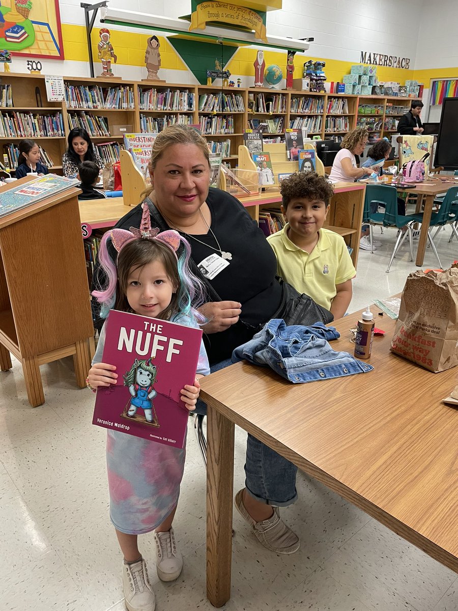 Lane_Vanessa23's tweet photo. Today’s lunch and learn Featuring The Nuff by Veronica Waldrop
#thenuff #samhoustonelementary #makeandtakeactivity #parentandfamilyengagment @houstonmisd #mcallenisd https://t.co/wLc0MQuoQc