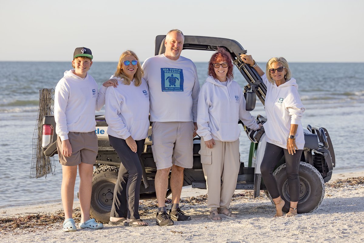 🐢Our daily sea turtle monitoring began today! Through Oct. 31, SCCF staff & trained volunteers will survey 18 miles of beaches on Sanibel & Captiva each morning to look for signs of #seaturtle nesting activity. 

Help us by following these turtle tips: sancaplifesavers.org/sea-turtles/