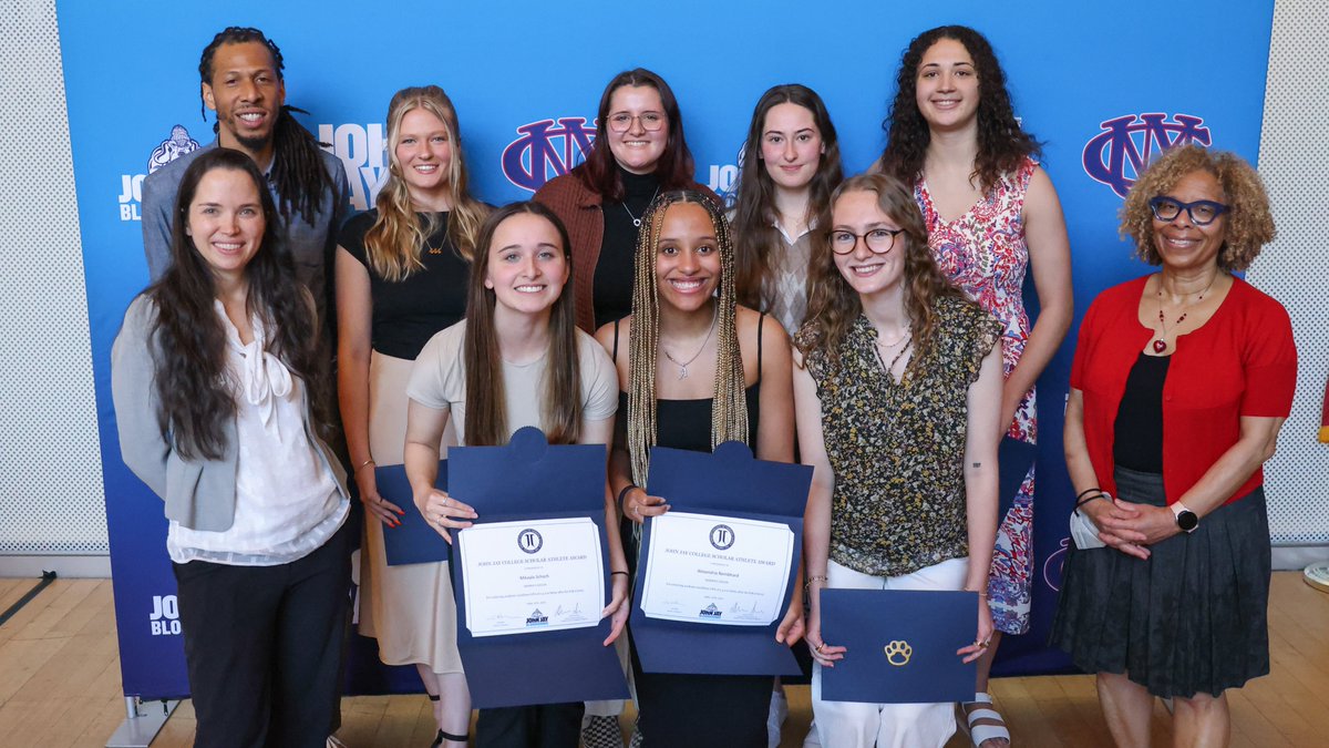 Great afternoon to celebrate our 2023-24 Scholar-Athletes and our 4.0 students!

#GoBloodhounds | #cunyac | #ncaadiii | #DIII50 | #JohnJayCollege