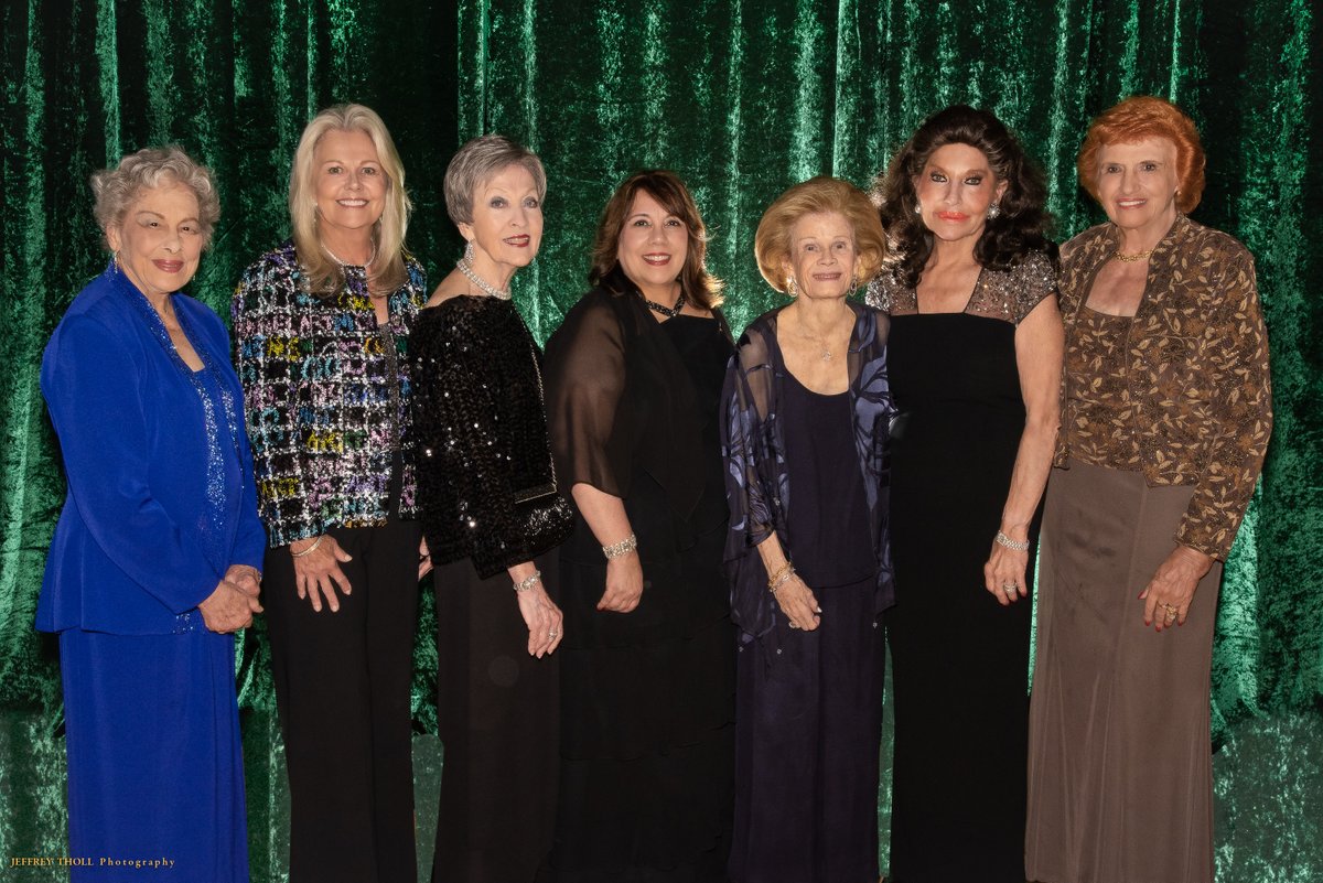 I am thrilled to share that the 2024 @FloridaAtlantic President's Gala raised more than $1.2 million for scholarships! Thank you again to everyone involved in supporting student success by sponsoring, attending or volunteering! #TranscendTomorrow ➡️ bit.ly/4cVm08Z