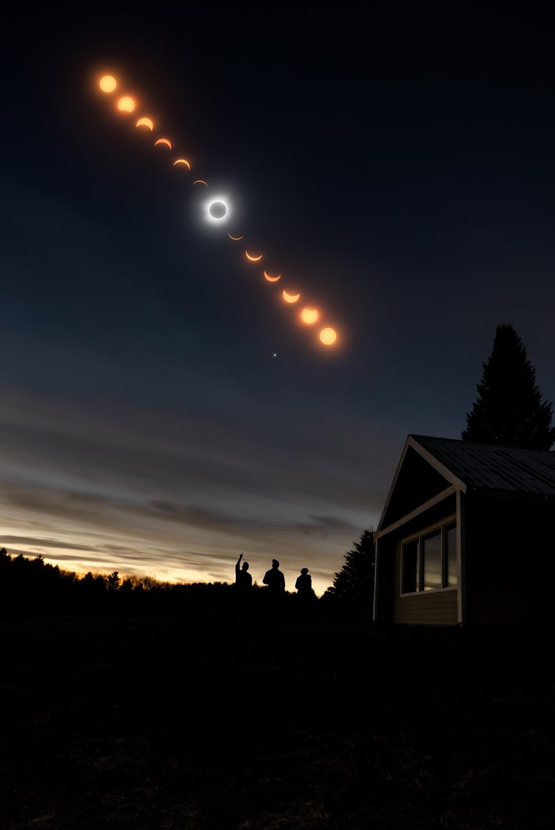 A stunning shot of the total eclipse of 2024!