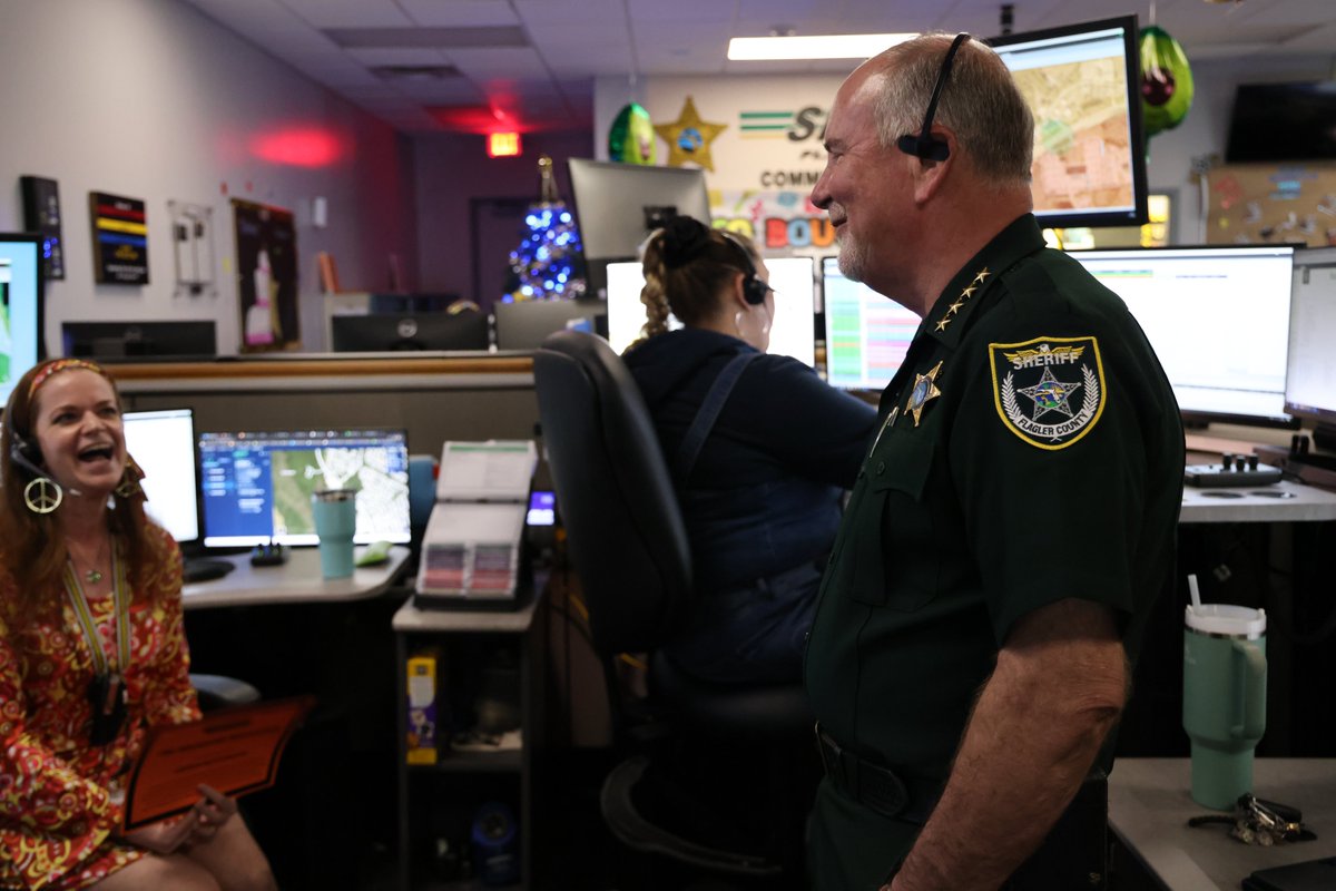 For National Public Safety Telecommunicators Week, Sheriff Rick Staly visited the FCSO Communications Center and continued his yearly tradition of donning the headset to serve alongside a dispatcher for the day. Sheriff Staly answered calls and dispatched first responders…