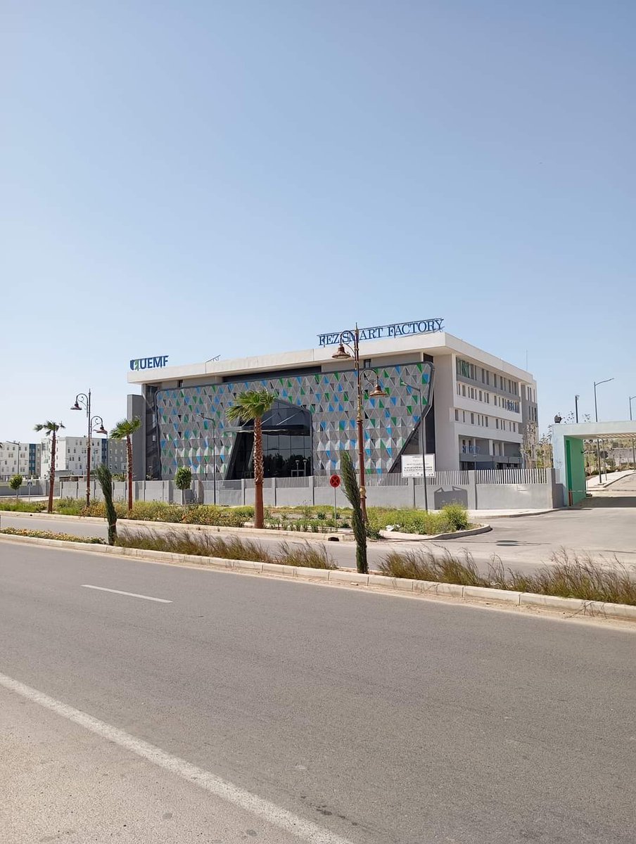⚫الأشغال على آخرها بمشروع فاس سمارت فاكتوري، الذي يعد أول منظومة للجيل الرابع من الصناعة بالمغرب، مخصصة لاحتضان المصانع الذكية والمستدامة.

المصدر: MOROCCO 360 .