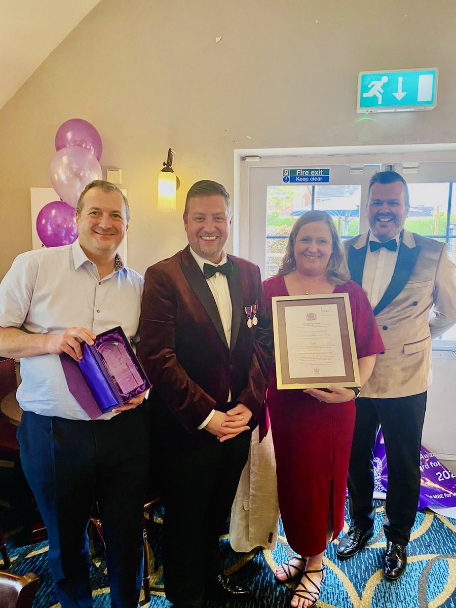 rich4sandwell's tweet photo. Last year as #MayorofSandwell I had the privilege of nominating @NewBeginCom &amp; @SStmichaels 4 a Kings Awards 4 Voluntary Service #KAVS. Yday @brumhippodrome I was overwhelmed to watch them both receive the awards for the hard work that they do in #Sandwell. Congratulations 🥂 https://t.co/0a6wCwnvnF