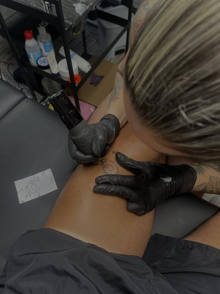 AV8SACH's tweet photo. Life updates,

New tat &amp; rebuilt setup. https://t.co/CCKBCLhsp9