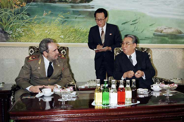 En ocasión 112 aniversario de natalicio del gran líder camarada Kim Il Sung, expresamos nuestras cálidas felicitaciones y solidaridad a Partido, Gobierno y pueblo de RPDC Reiteramos q relaciones de amistad, cooperación y apoyo mutuo entre ambos países son históricas e invariables