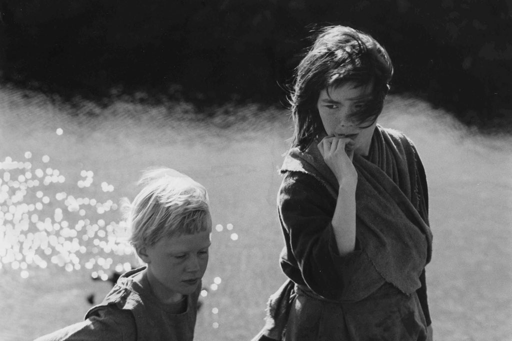 CMoviemaker's tweet photo. #NowWatching #Björk in #TheJuniperTree https://t.co/9Hu4ndbhJl