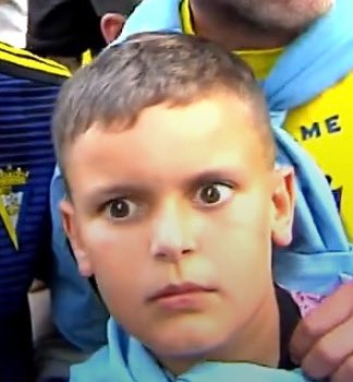sergiordeza's tweet photo. @MovistarFutbol @2010MisterChip El niño pensando en cómo es posible que a él le cueste aprenderse la lección de ayer y este tío se sepa todos los resultados del Barça desde hace un porrón de años. 

Leyenda. https://t.co/8FaRkxXoOT