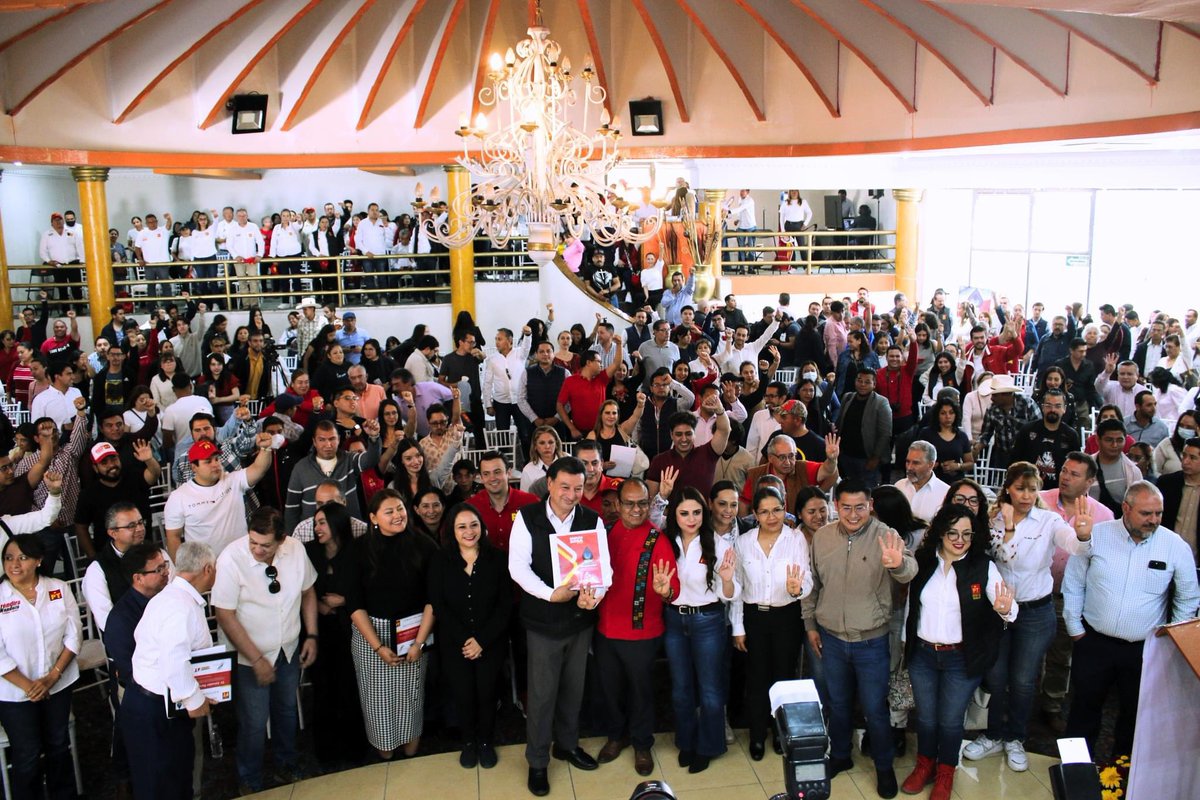 Durante el diálogo ciudadano "Más Agua en tu comunidad" se recibieron más de 204 propuestas de las y los ciudadanos, sociedad organizada.  Juntos #PodemosHacerlo generar propuestas que realmente sean viables para coadyuvar a este problema.