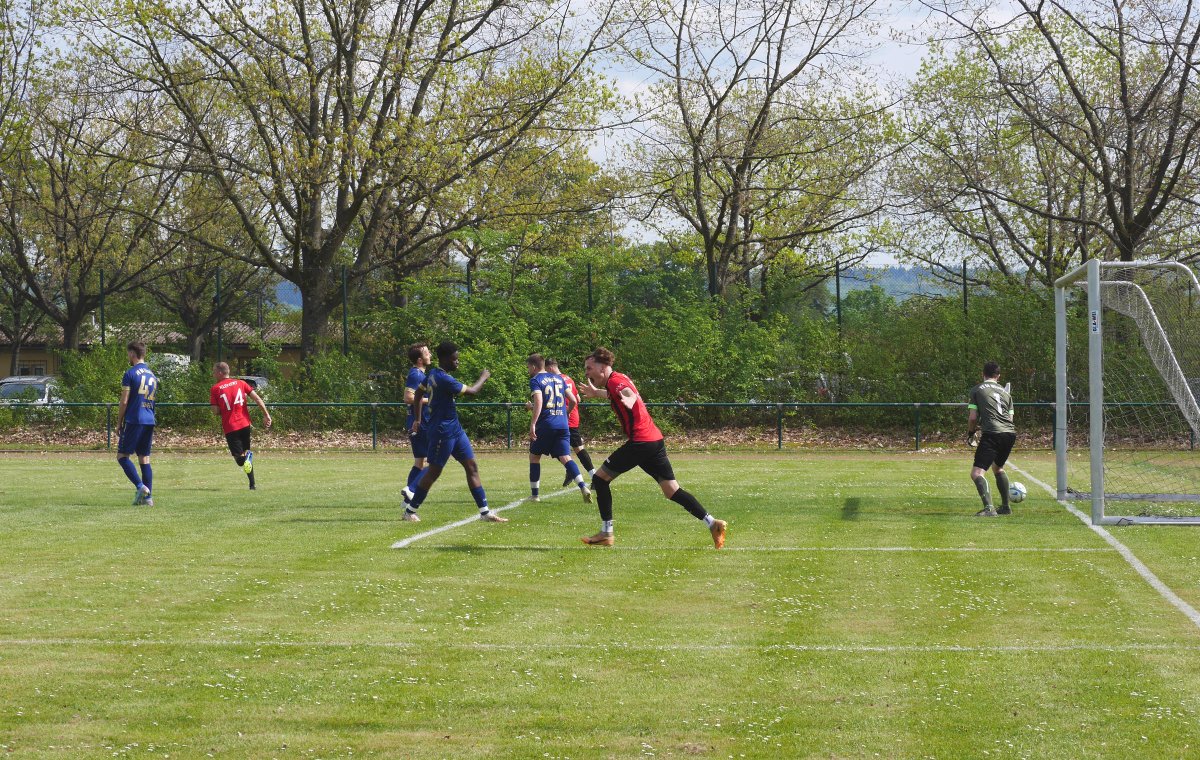 ballreiter's tweet image. Spitzenspiel beim Altmeister! (#KFV so oft Meister wie Leverkusen!)

⚽️ Match 35 23/24: Karlsruher FV vs FV 04 Wössingen 2:1
🏟 Sportplatz FV Grünwinkel, Karlsruhe
🔗 ballreiter.futbol/23-24/kreiskla…
🏷 #kreisklasse #karlsruhe #ballreiterAtTheGames