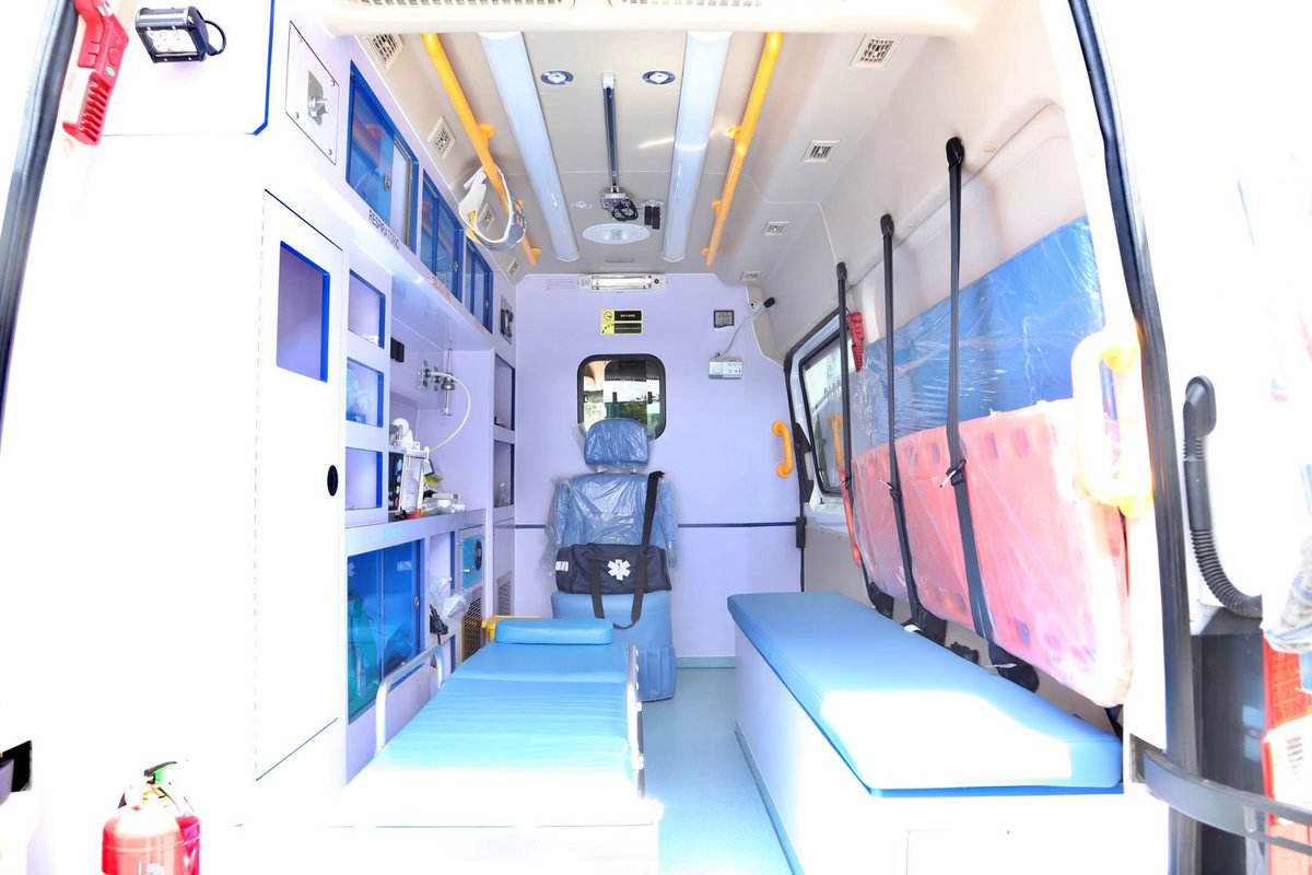 Hoy se realizó la entrega de una ambulancia al Hospital Municipal del Cercado, esta entrega ha sido crucial para mejorar la capacidad de atención médica; la misma va contribuir positivamente a la comunidad y ayudará a salvar vidas.