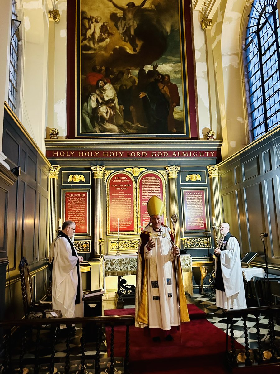 Very glad to support Fr Anthony Howe @fathergarlick this evening at his Institution by @bishopoffulham and Induction by @ArchdeaconLuke Miller as Rector of @Garlickhythe - a church @cityoflondon I love and have had close connections with since 1991 as Chaplain @WCNeedlemakers
