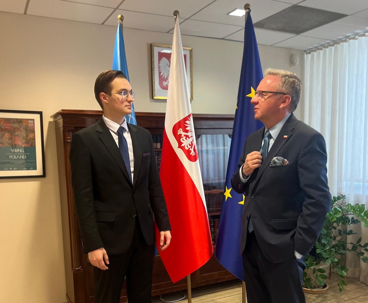 PLinUN's tweet photo. Ahead of the 🇺🇳 ECOSOC Youth Forum, Amb. @KSzczerski welcomes our 🇵🇱 Youth Delegate, Lukas Kasica.
The forum unites Member States and global youth leaders to address challenges impacting youth wellbeing.
Best wishes to Lukas representing voices from Poland! #EYF https://t.co/qH2ZBAcJ2j
