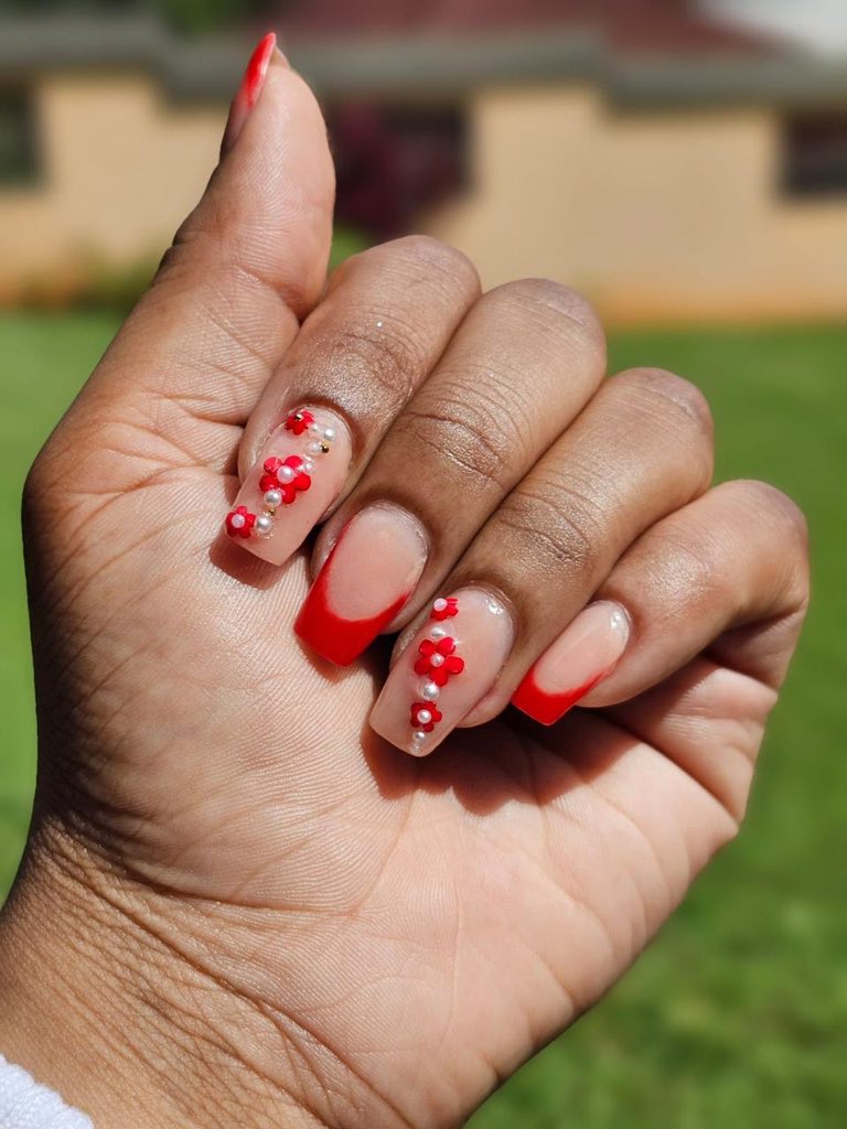 🌸 Nail art made to perfection 

…only @heavenhairbeauty Thavhani Mall.

#ombre #rednails #red #nails #nailsnailsnails #venda #vendasonline #vendasalon #solons #southafrica #southeasthairstylist #southafricannails #nailtech #naildesign #nail #naillove #nailaddict