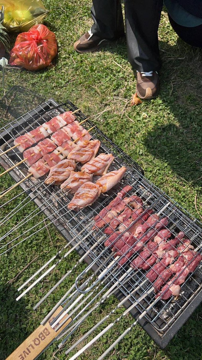 REALLIESTHEFACT's tweet photo. Come and join us. Let’s have a barbecue together LOL https://t.co/dvTlNmpbU8