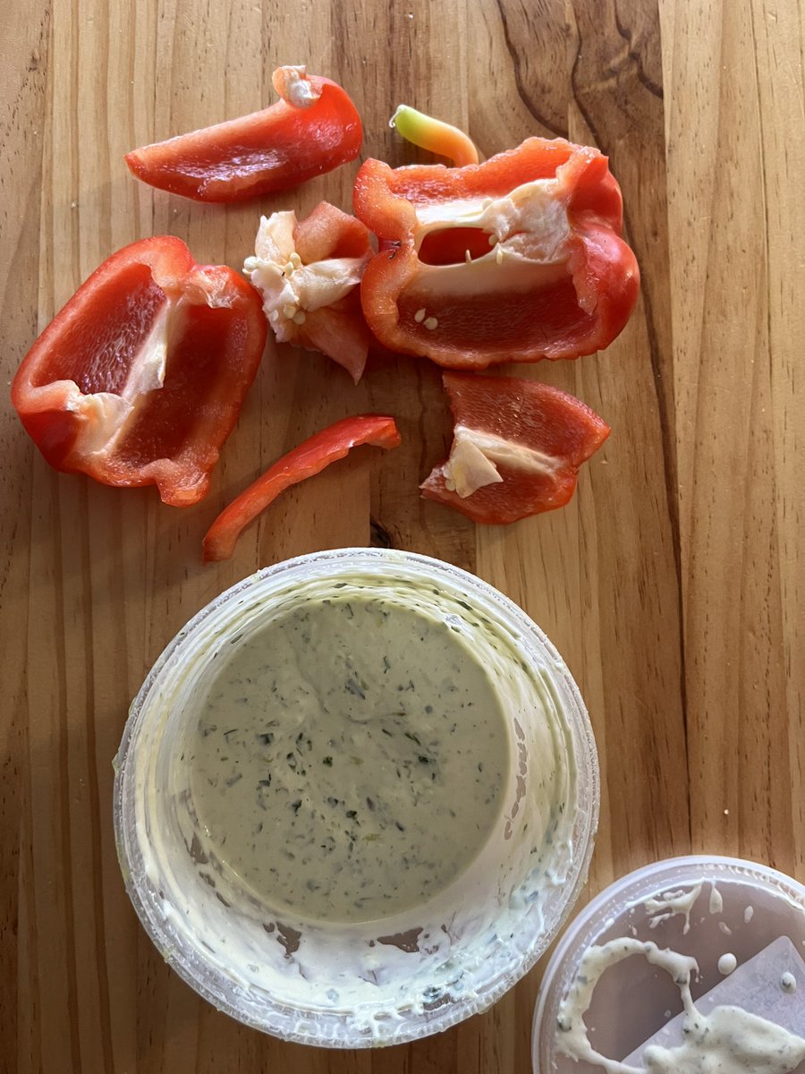 CondimentRaccoo's tweet photo. 3pm time for lunch pepper https://t.co/BzNffZwD8j