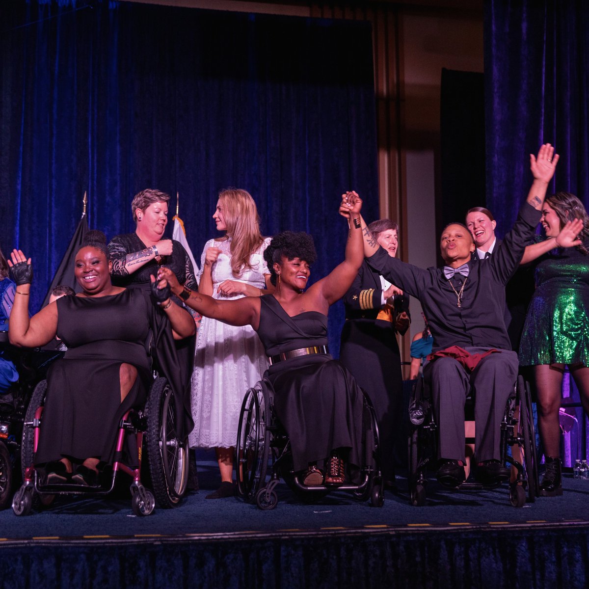 This One's for the Girls! ✨

We were thrilled to have award-winning country music star @martinamcbride help us celebrate #WomenVeterans at our #PVAIgnitingChange Gala at @MGMNatlHarbor.

These women are changing the world!

More: pva.org/news-and-media….