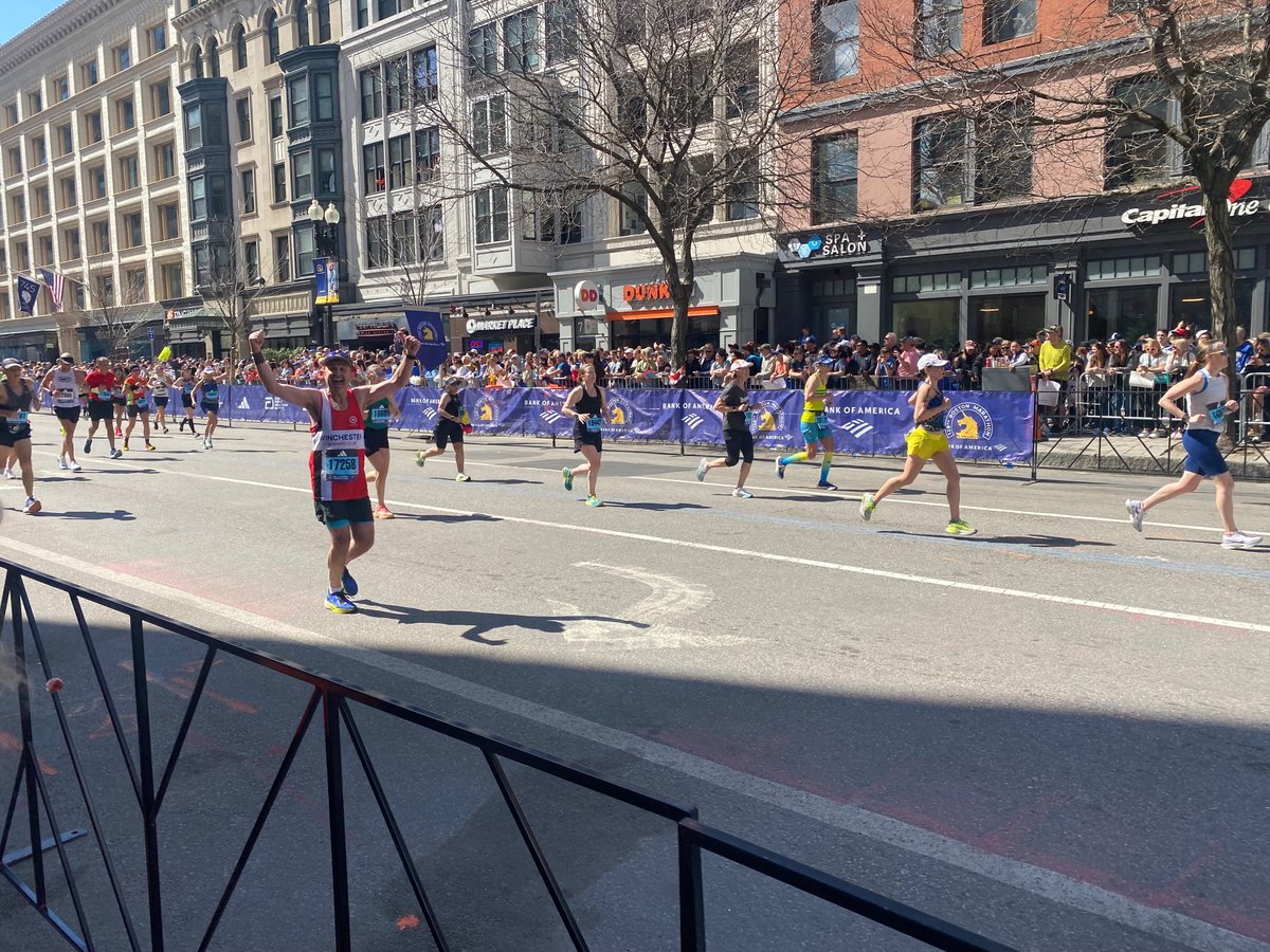 cathy_paget's tweet image. Marathon Monday @LenoxHotel is the best!
Thank you :)