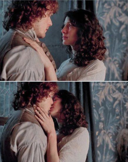 'Eu a quis desde o momento em que a vi... mas, agora eu acordo todo dia e vejo que a amo mais do que amava no dia anterior.' ❤️❤️
(Citações/Outlander)