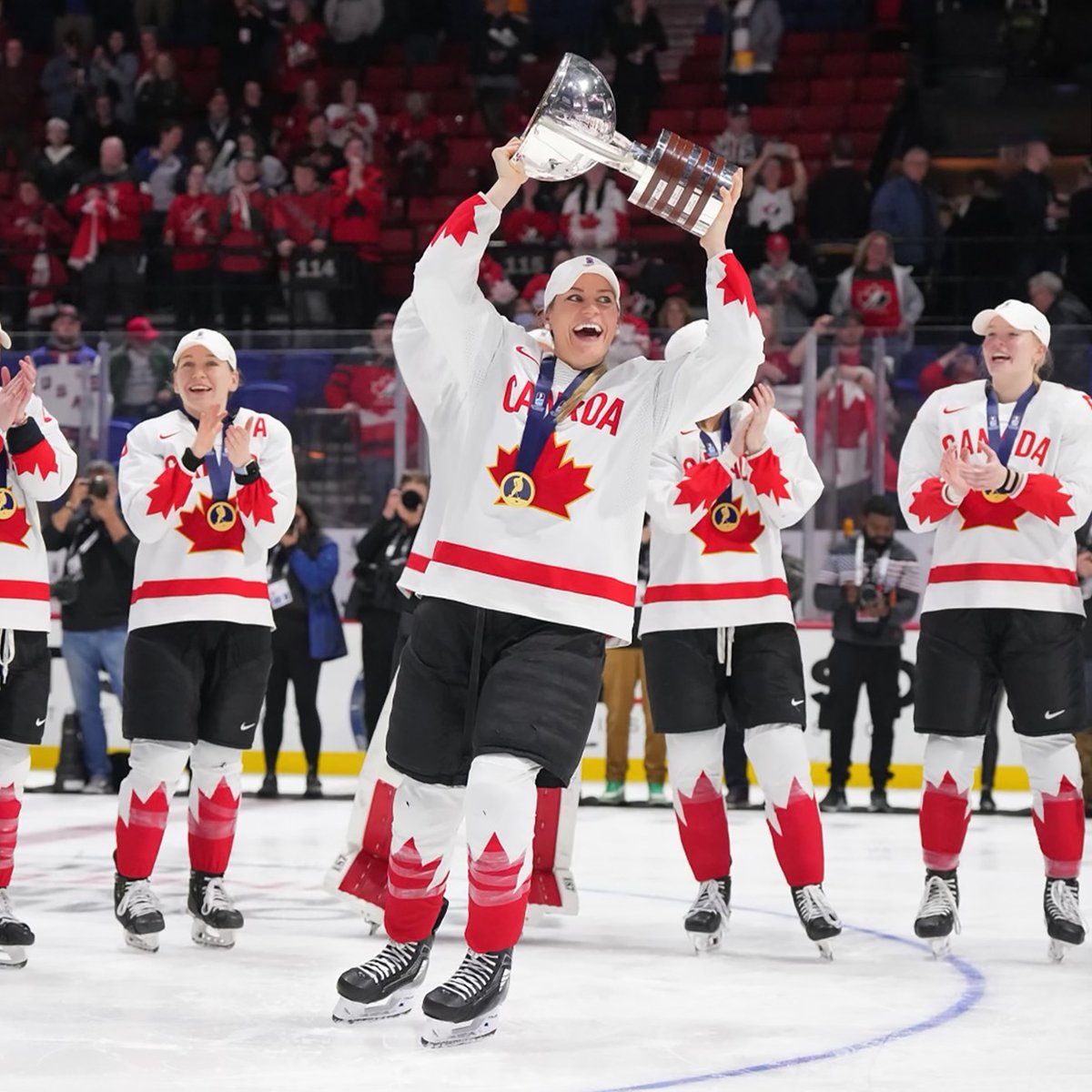 Congratulations to Team Canada for their incredible gold medal win at the 2024 IIHF Women’s World Championship! We’re incredibly proud of our Scotiabank Teammate, @natspooner5. What a big accomplishment! 🎉🏒🇨🇦