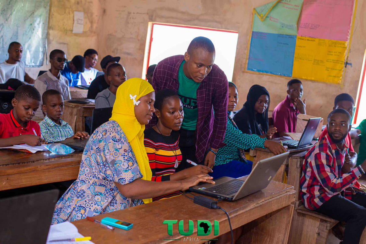 DAY 3
@Tudi_Africa Tech & Free Computer Training in Auchi.

Venue: Iyekhei Girls Secondary School Hall, Off Ekhie Road Auchi, Edo State.

#Auchi
#TechCommunityAuchi