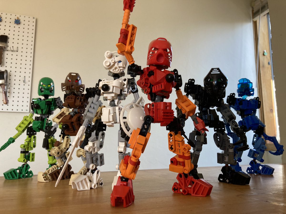 who wants an articulated Toa Mata build tutorial