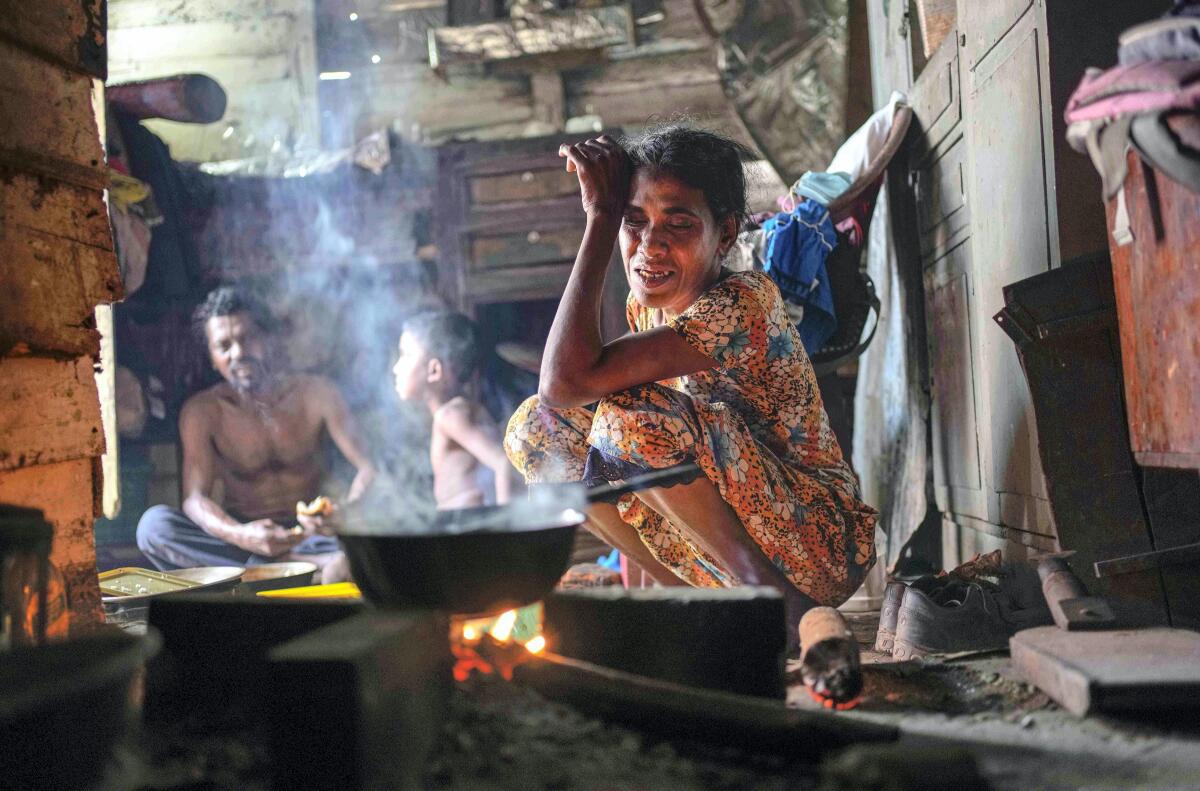 🚨 Sri Lanka requires 'robust and credible structural reforms' – World Bank The latest report released by the World Bank has revealed that poverty in Sri Lanka has increased over the past four years from 11 per cent in 2019 to 26 per cent in 2024 putting more than a quarter of…