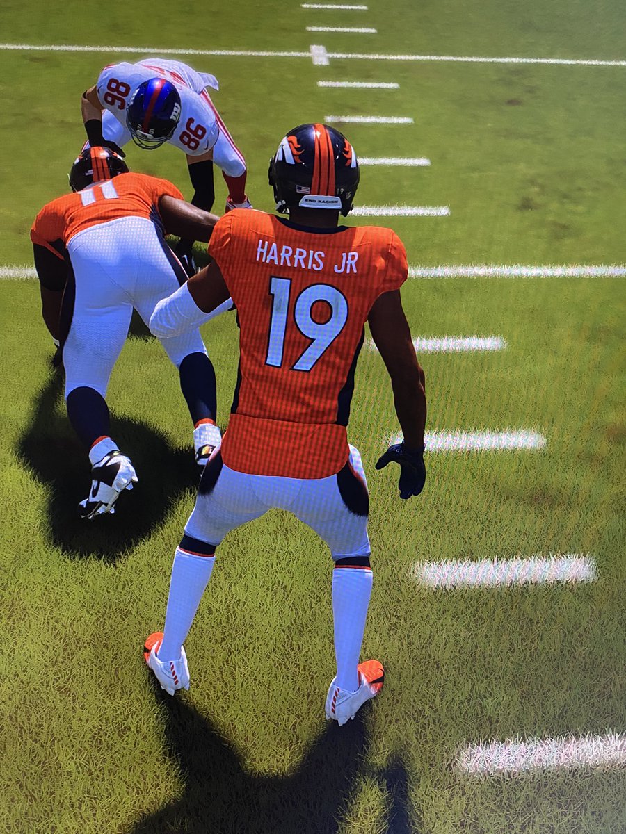 Mutgamer30's tweet photo. @EASPORTS_MUT This is insane that both of these legends for the broncos have the incorrect jerseys numbers in game, can we plz find a way to fix this?  @EASPORTS_MUT @MaddenNFLDirect @TJHorganTV @RG_Madden https://t.co/4MsL075N3s