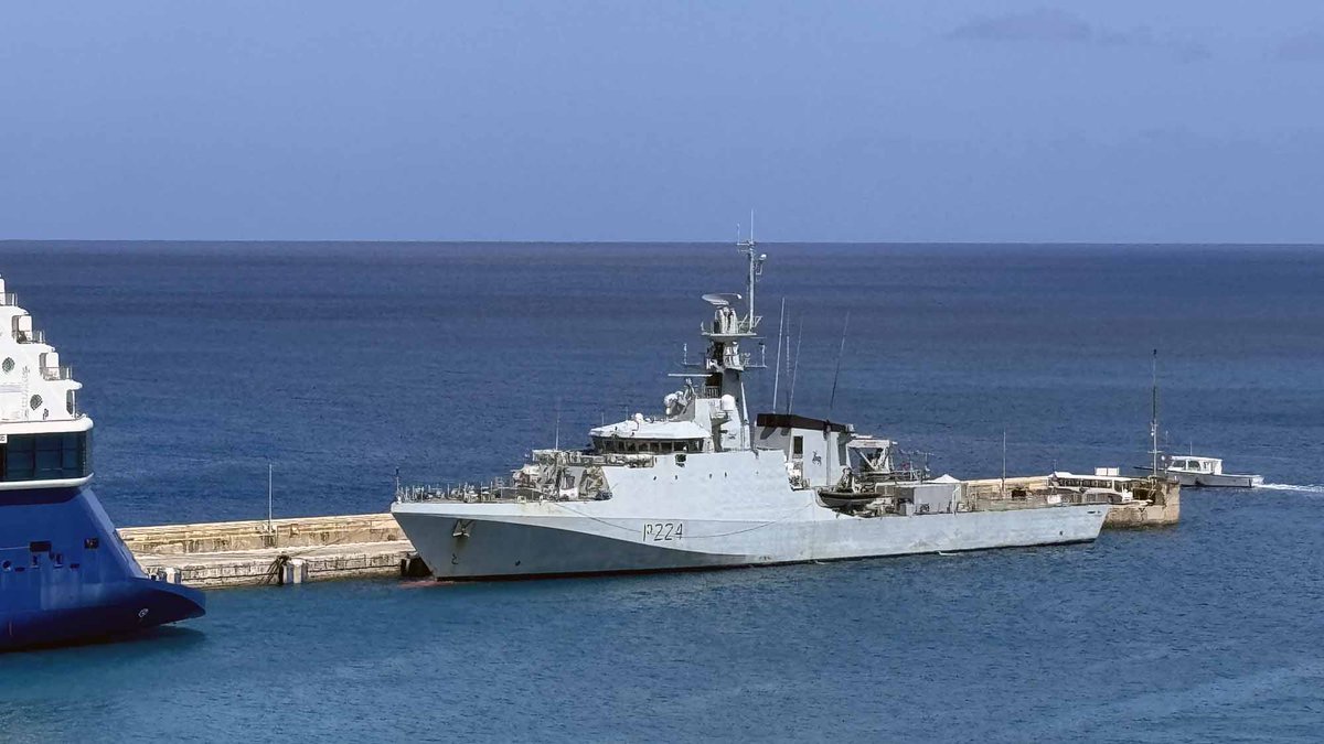 .@HMSTrent alongside in Barbados 🇧🇧 yesterday. Via D. Glass