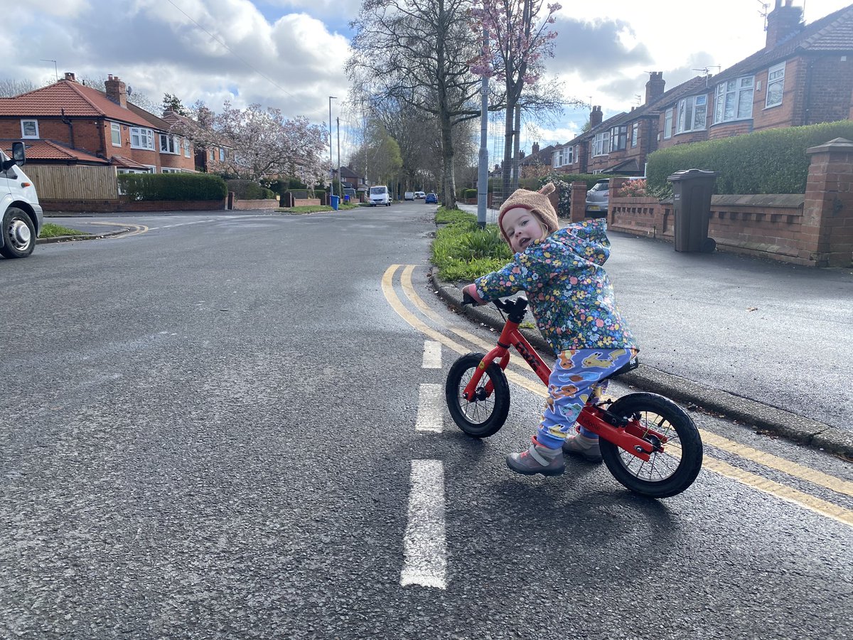 @BudGardenCentre @EddyRhead @MENnewsdesk @paul_bower Honestly from living within it and ferrying the small children around on foot and by bike, it was transformative. So much quieter and less stressful. The data bears that out, eg 1693 vehicles per day on Parsonage, was reduced to 355.