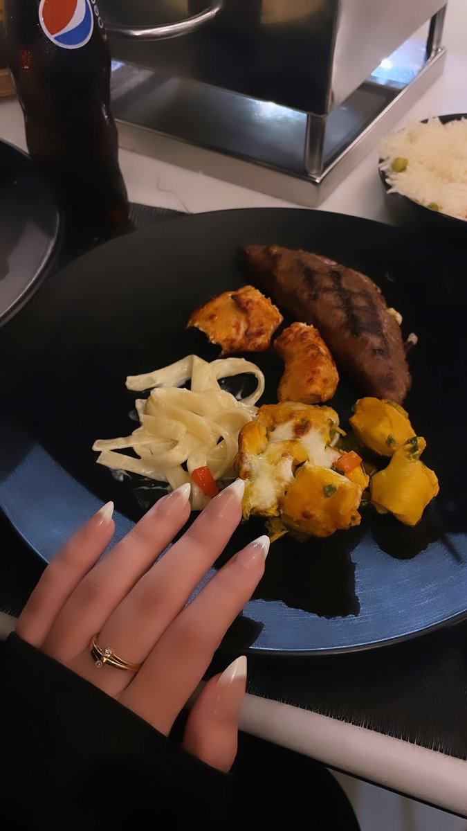 SamiaAlgh's tweet photo. -dinner♥️ https://t.co/vgEPHwC6Av
