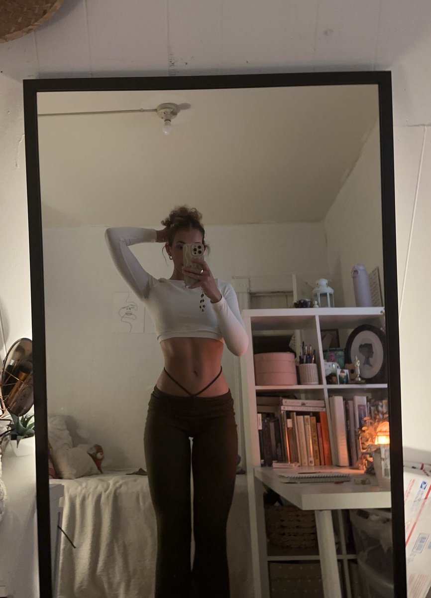 Gabperspective's tweet image. I believe in tall girls supremacy