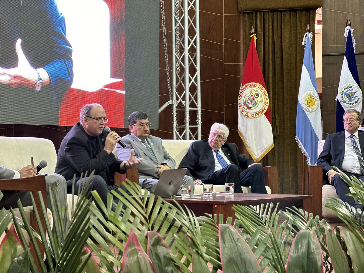 UTecnicaAmbato's tweet photo. #ForoInternacional | PANEL 3

🔘 Demandas Sociales y Carreras del Futuro

 Disertantes: 🇦🇷 🇪🇨 🇬🇹 🇩🇪 

#ForoUTA https://t.co/xOQy5kqNpl