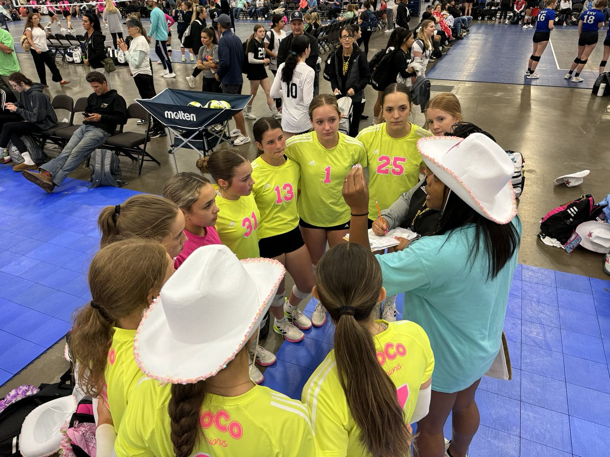 MoCoJrsVBC's tweet photo. MoCo Jrs 15 Adidas is also final four bound at Lone Star Classic! 💕
#MoCoFam #MoCoWorldwide 
#lonestarclassic https://t.co/sZO9z2EXDi