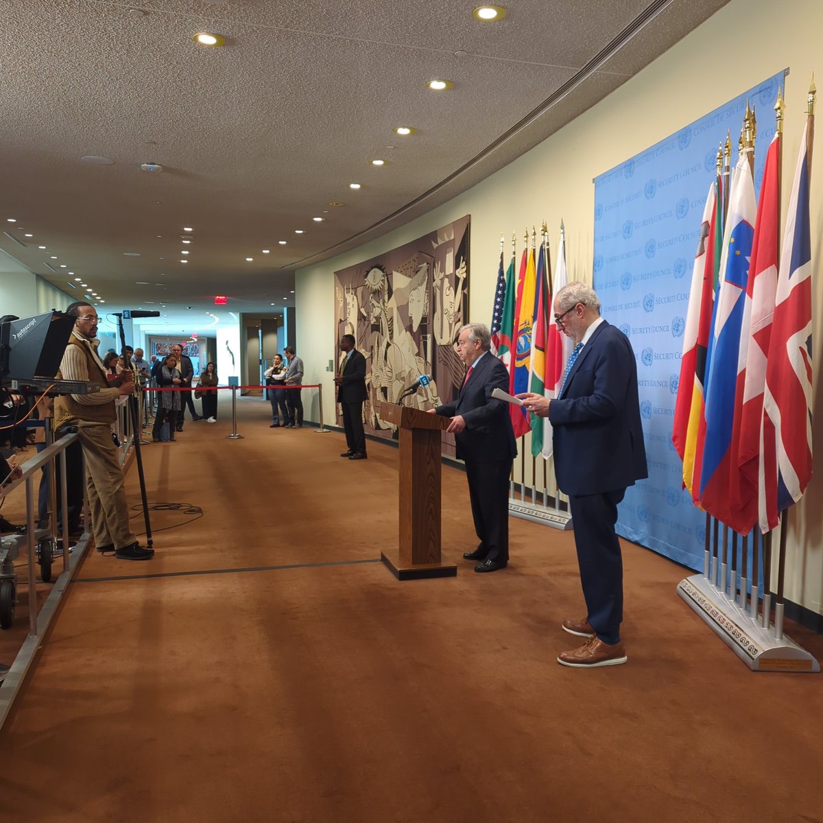 The only path out of this horror is a political solution. At this critical moment, in addition to global support for aid, we need a concerted global push for a ceasefire in Sudan followed by a comprehensive peace process - @antonioguterres