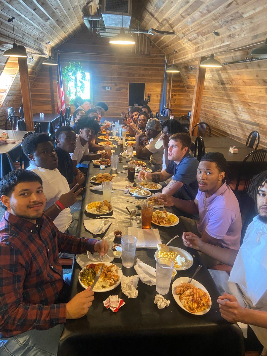 CoachRussSEU's tweet photo. Colton Hissong from Bellevue, KY &amp; Nate Monroe from Charles Town, West Virginia Made the Greatest Decision of their Lives Friday! Grateful for our Staff &amp; Players Willingness to Put God 1st in Our Program - Great Group Joining Coach Gribbons @ Church this Past Sunday as Well!! https://t.co/Zh8pDOKvCa