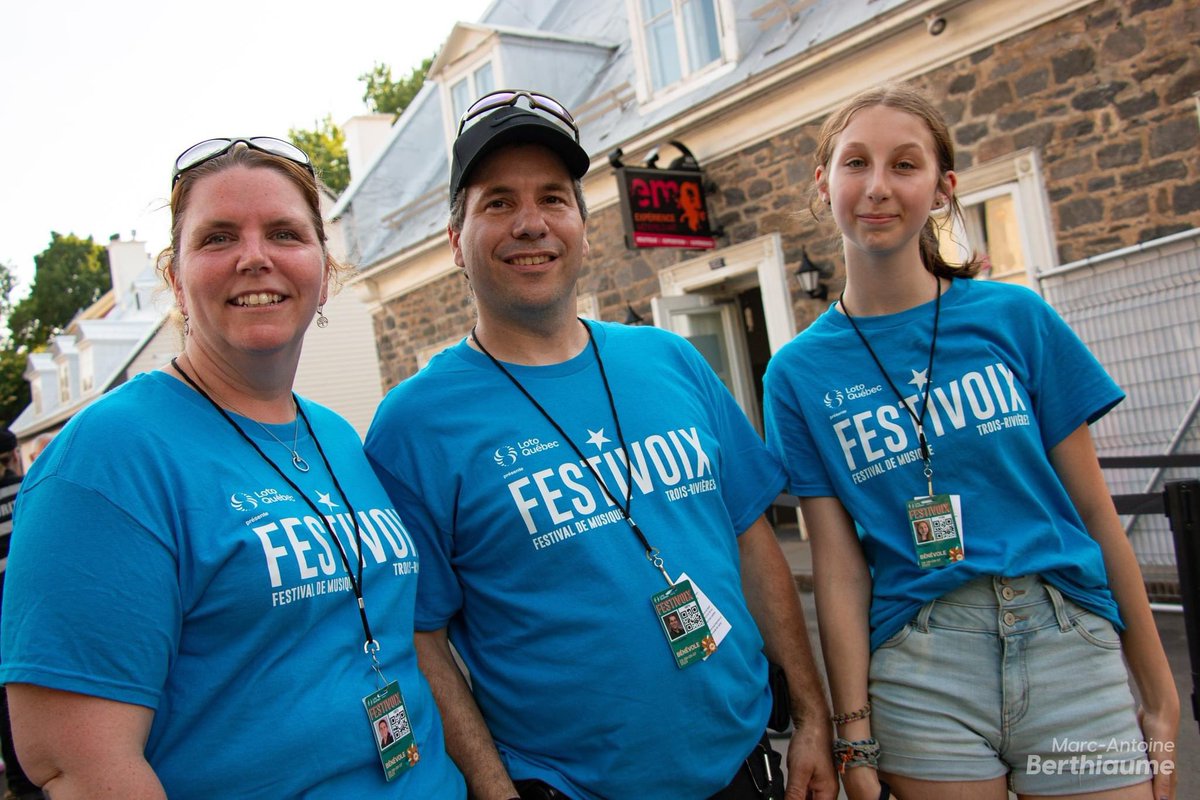 Être bénévole au FestiVoix, c’est faire partie d’une grande famille!🎵🫶🏼 À l’occasion de la semaine de l’action bénévole, on en profite pour dire un gros MERCI à tous nos précieux bénévoles d’être aussi dévoués, passionnés et engagés à la réussite du FestiVoix chaque année.🤩