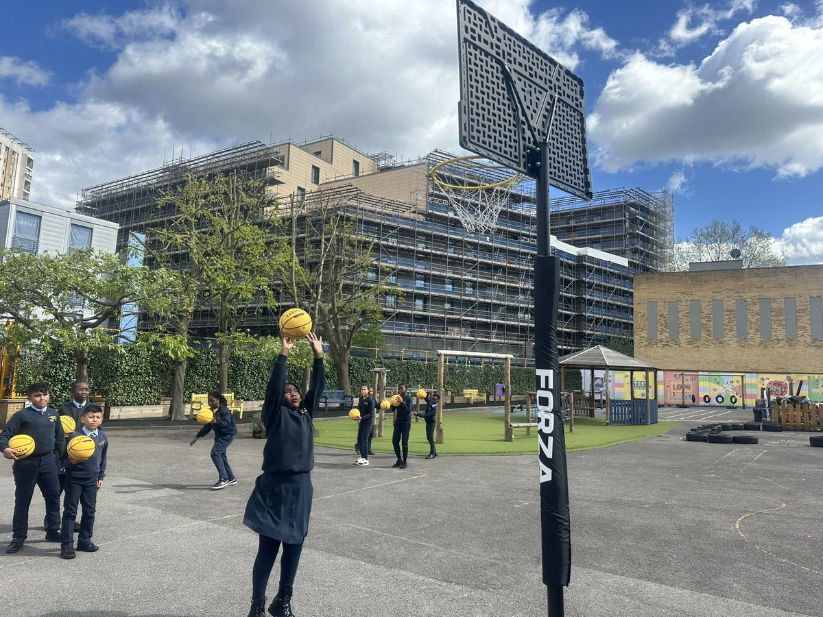 Year 5 and 6 Basketball workshops from Project Impact! #futureballers #futuregeneration